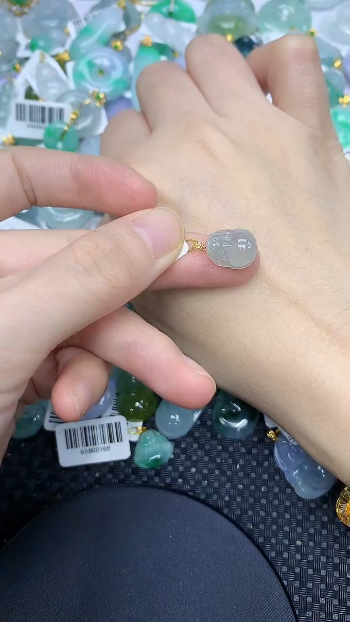 颈饰18K金镶嵌翡翠1111111111