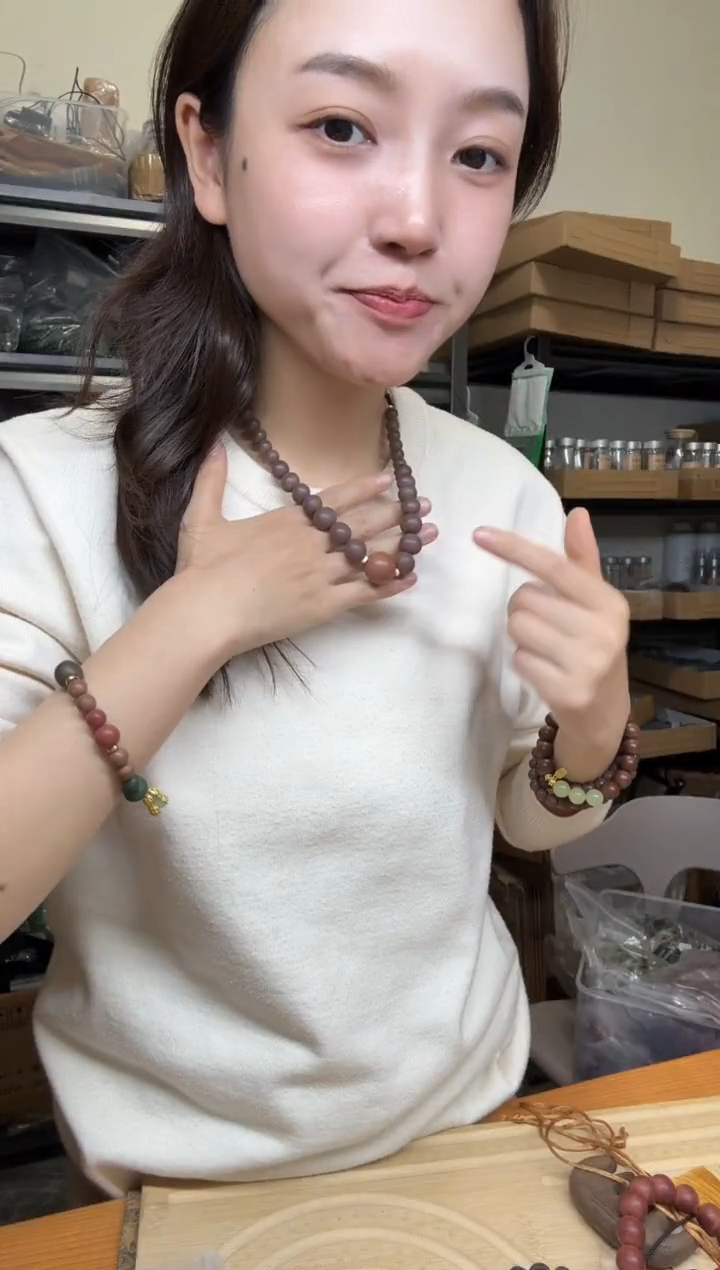泥塑玫瑰龙涎塔链