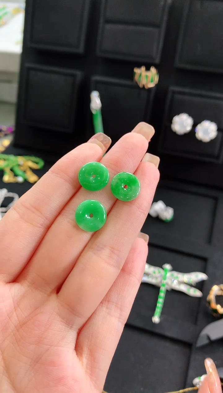 【闪购商品】翡翠颈饰未镶嵌不挑不选 多样性发货 发其一
