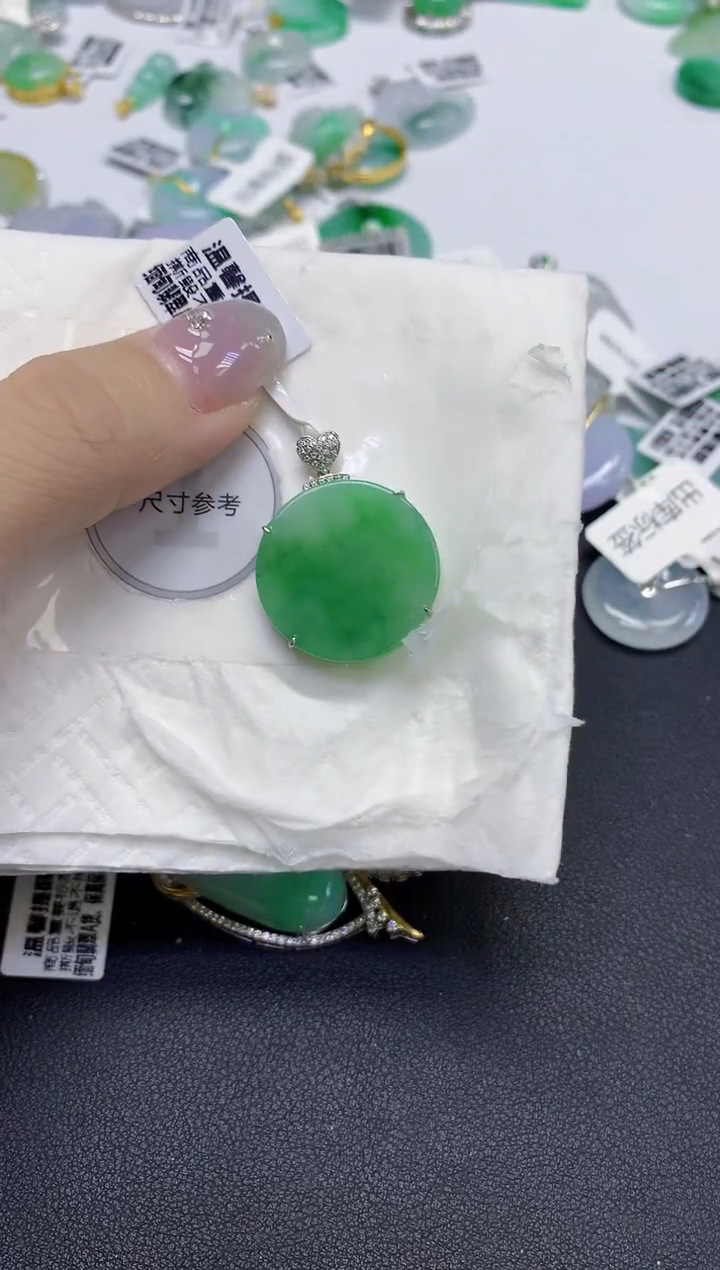 颈饰18K金镶嵌翡翠天然缅甸翡翠A货百元以上9元证书费自理