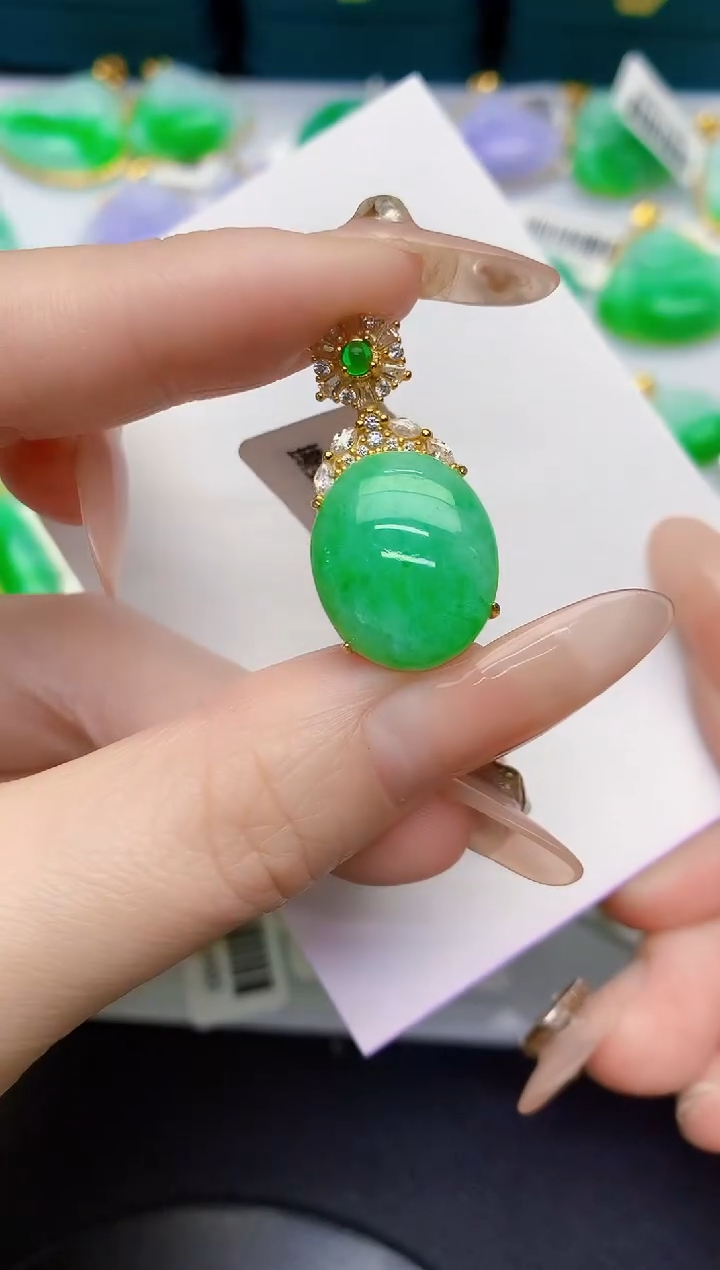 颈饰未镶嵌翡翠缅甸天然翡翠A货