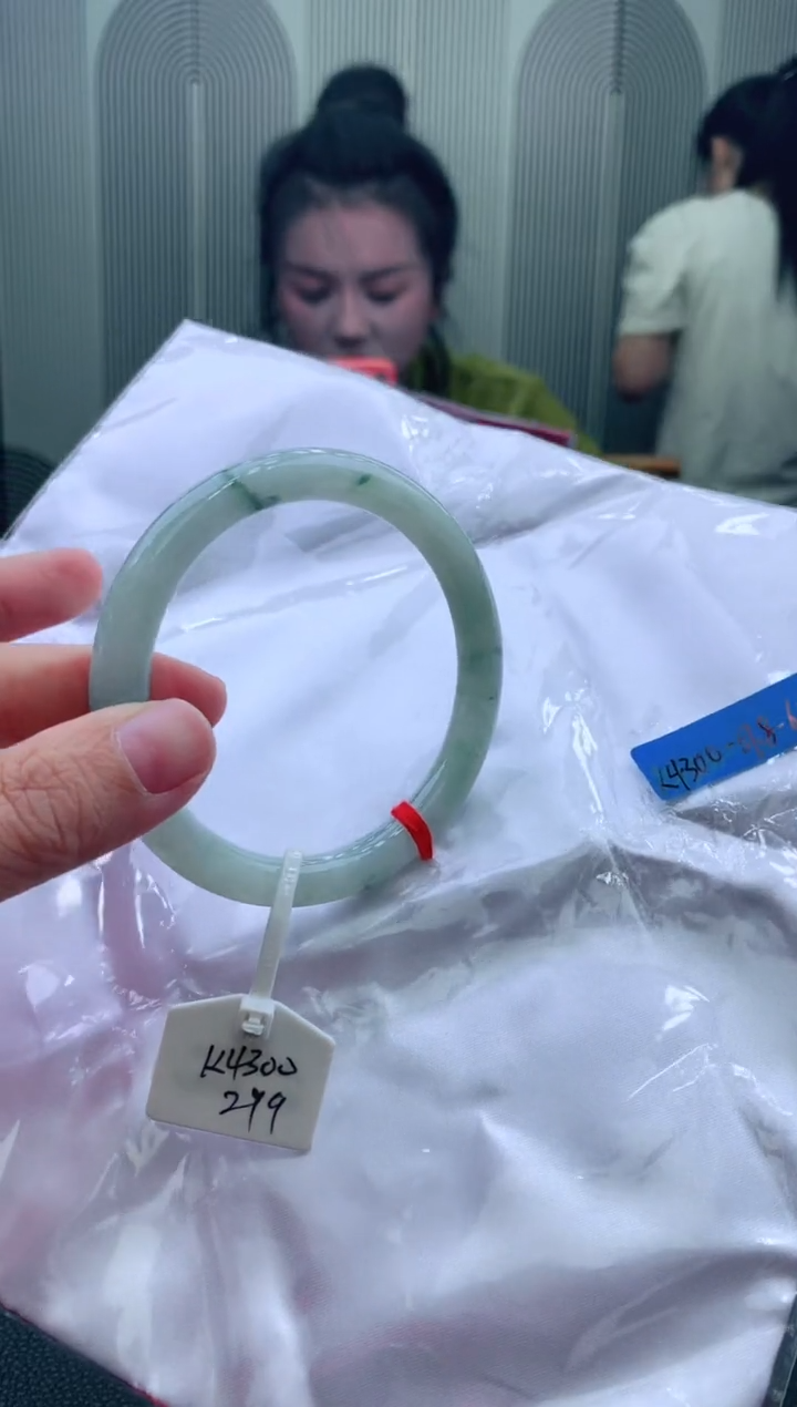 未镶嵌手镯翡翠57+