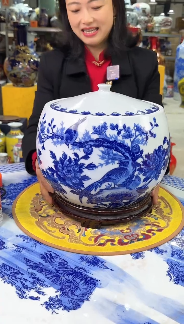 【闪购商品】陶瓷景德镇陶瓷青花储物罐（送底座）