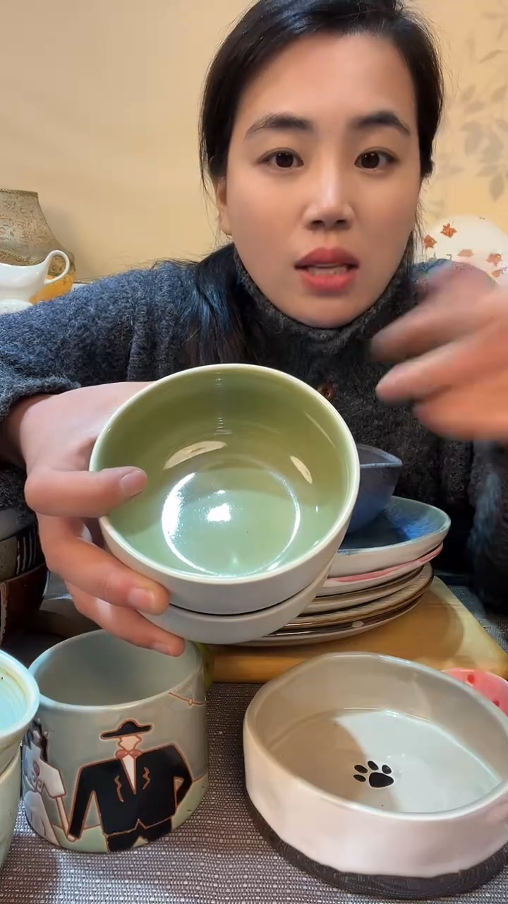 【闪购商品】瓷片2个饭碗 微瑕介意勿拍