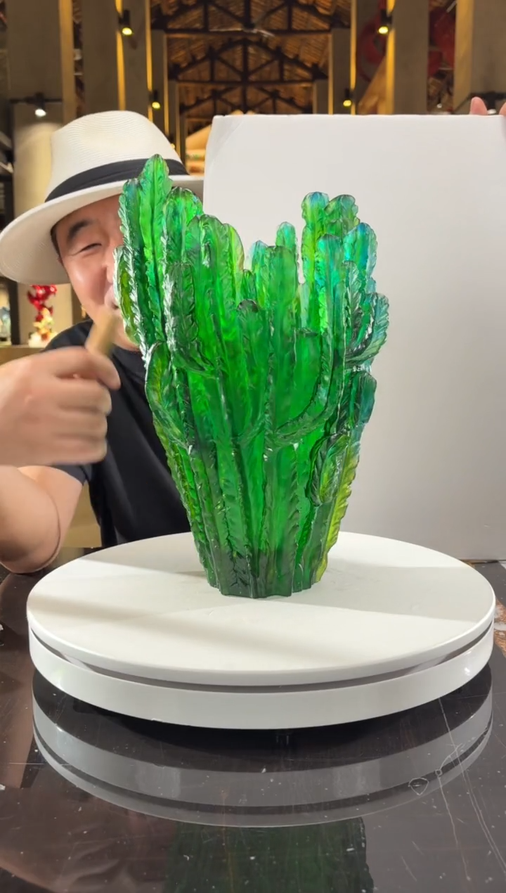 摆件祖母绿仙人掌花瓶