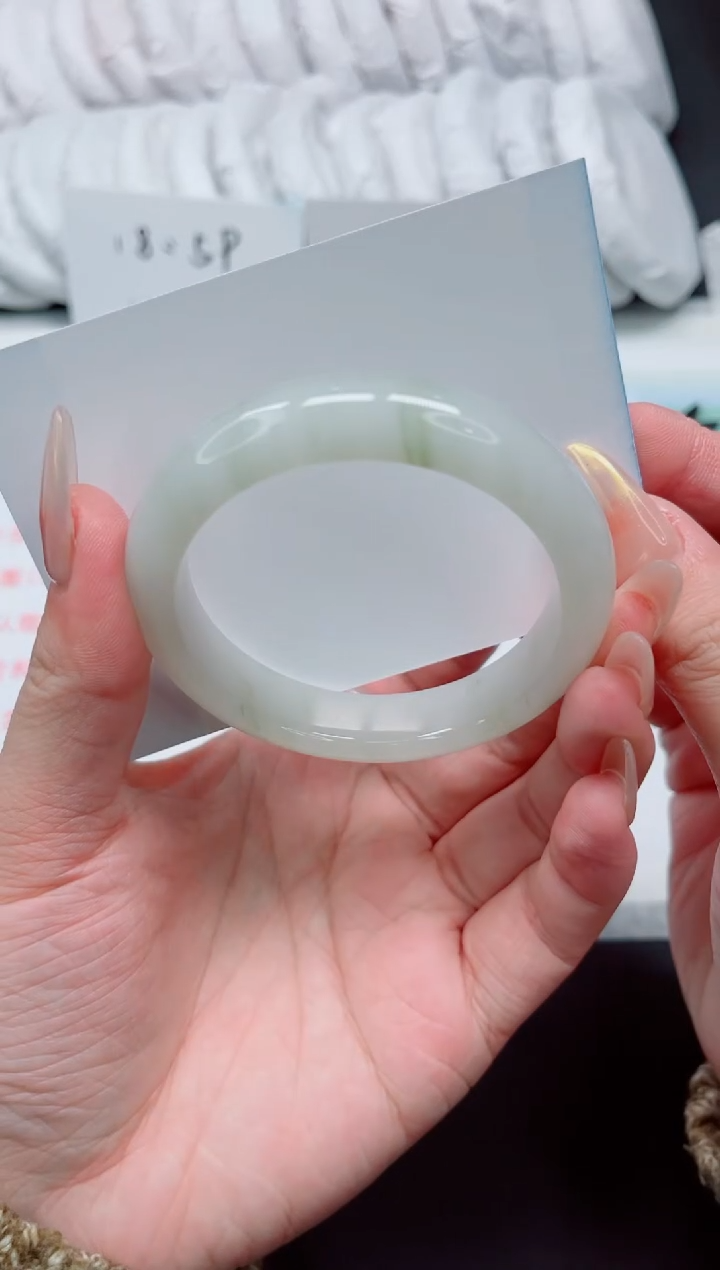 【闪购商品】石英质玉手镯未镶嵌440-53.4