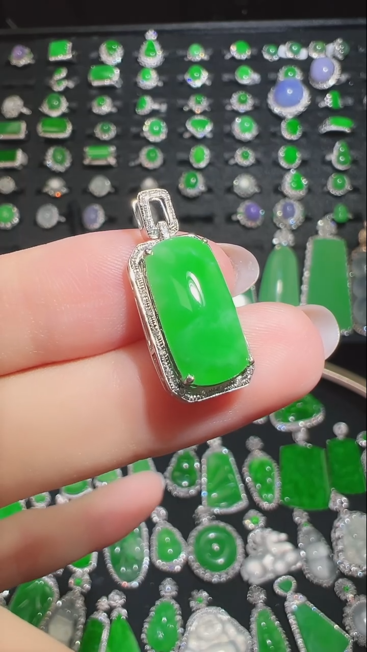 翡翠18K金镶嵌吊坠(不含链)吊坠