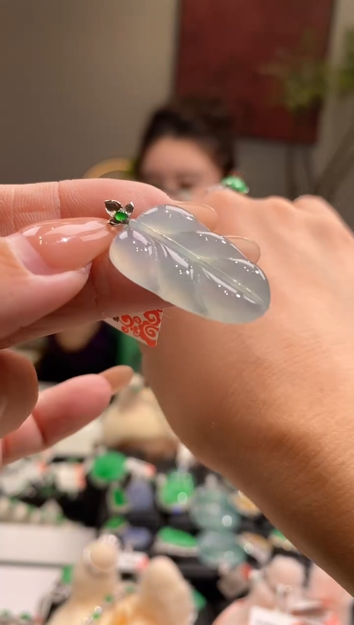 吊坠(不含链)18K金镶嵌翡翠叶子