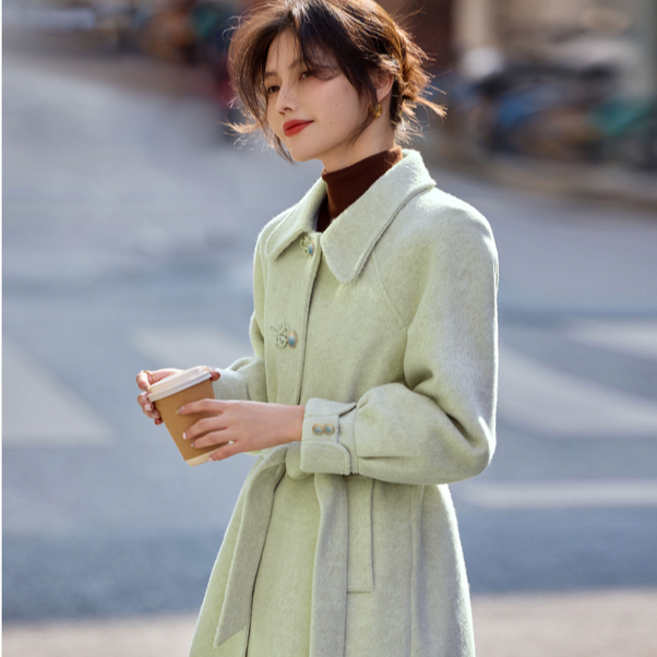 苏醒的乐园2024年冬季新品时尚气质羽绒服SXYRF24135