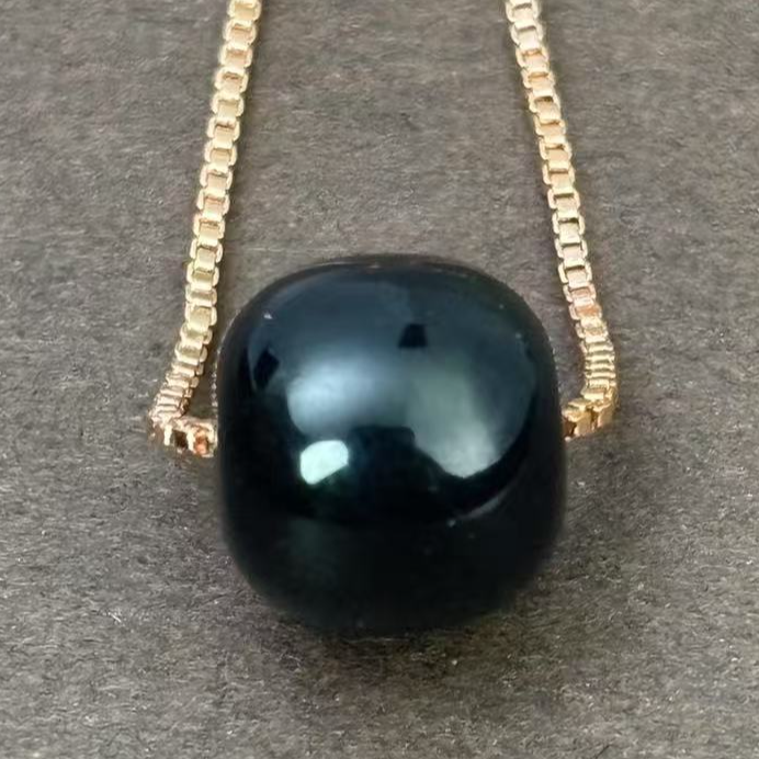 【福袋】天然和田玉塔青老型珠吊坠10mm（赠链，多样性发一）