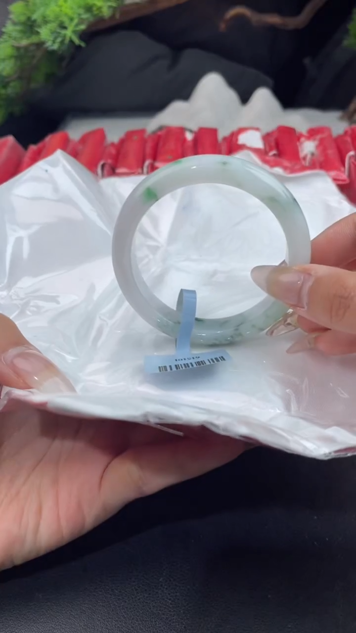 【闪购商品】翡翠手镯未镶嵌1翡翠手镯