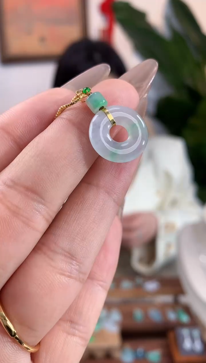 【闪购商品】翡翠吊坠(不含链)18K金镶嵌甜甜圈