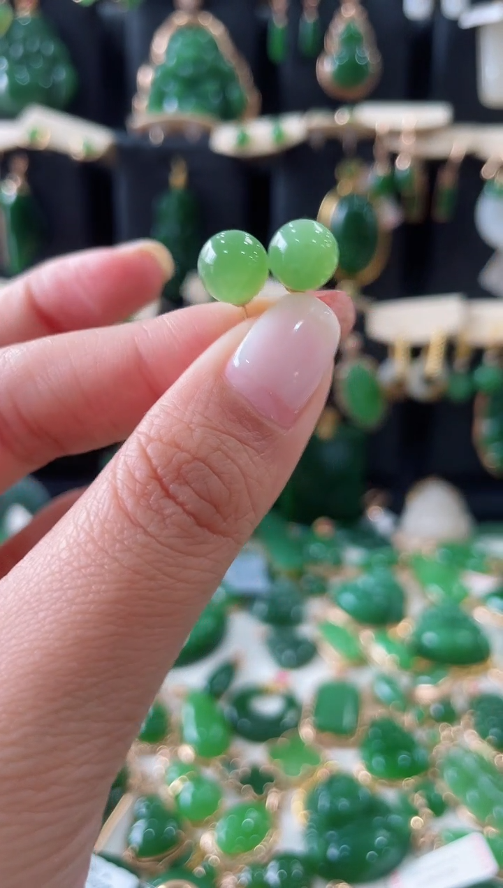 和田玉（碧玉）18K金镶嵌颈饰耳钉