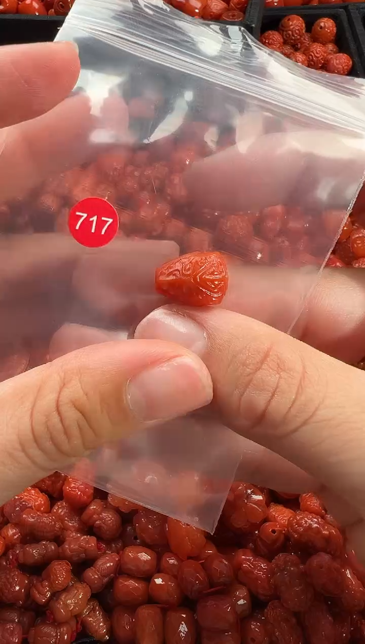 颈饰未镶嵌南红玛瑙1