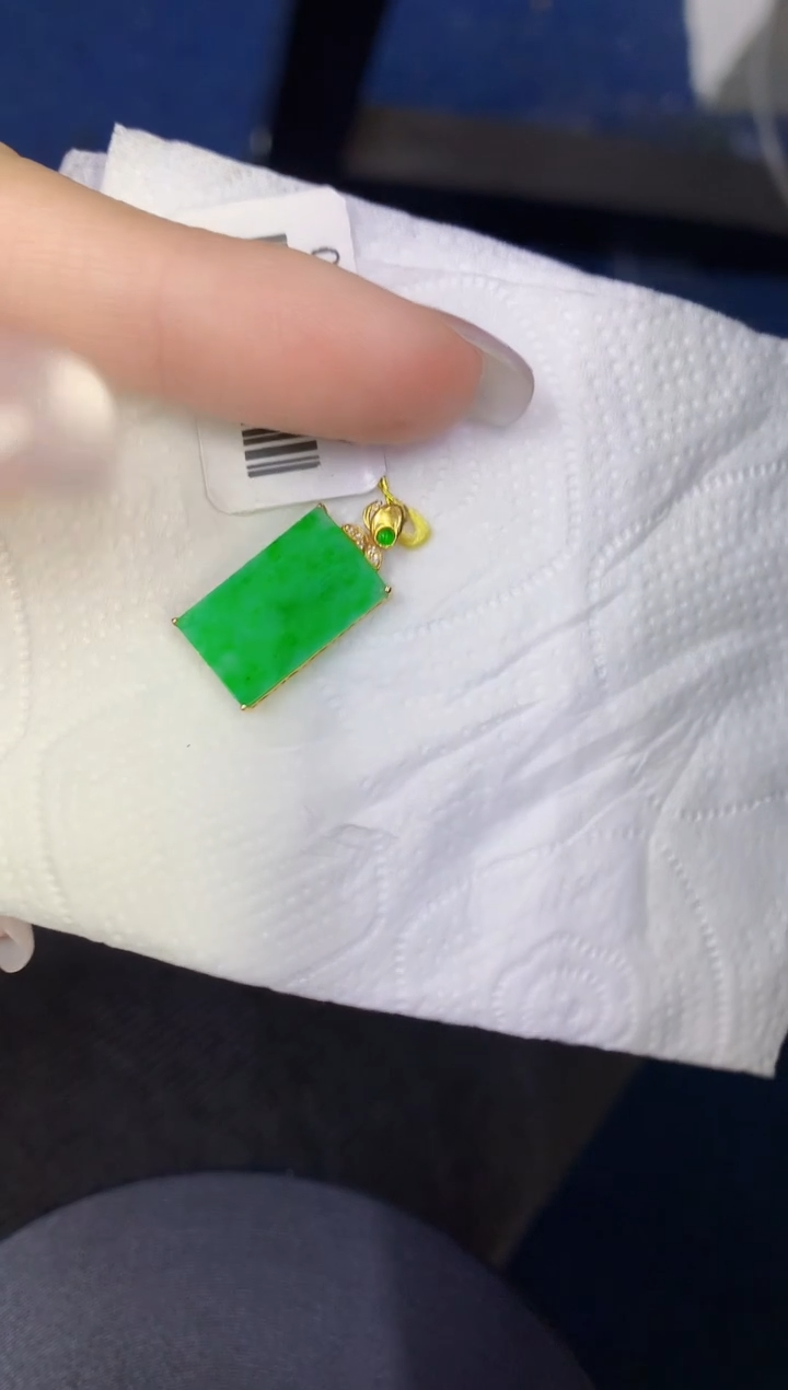 颈饰18K金镶嵌翡翠缅甸天然翡翠A货