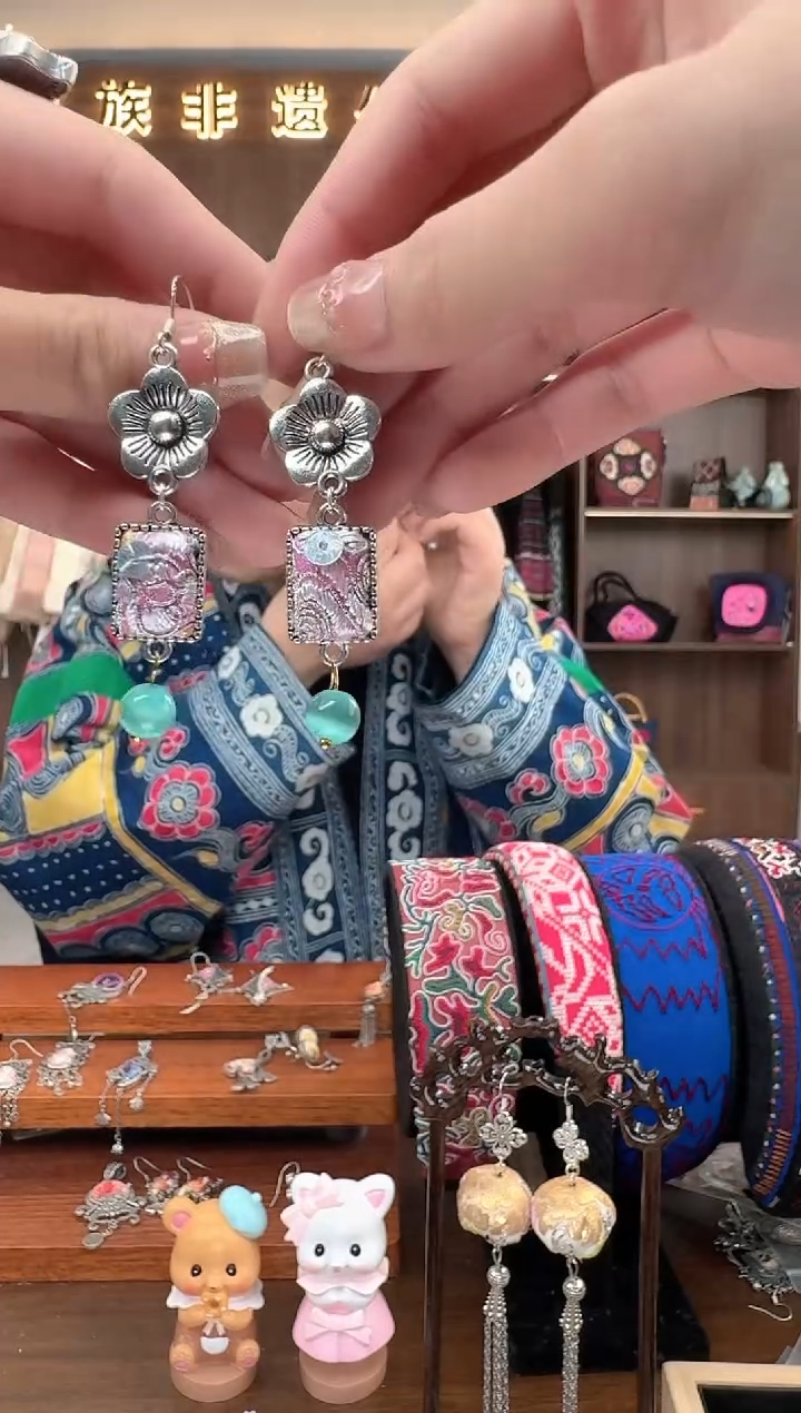 【闪购商品】织绣扶光苗绣传承143