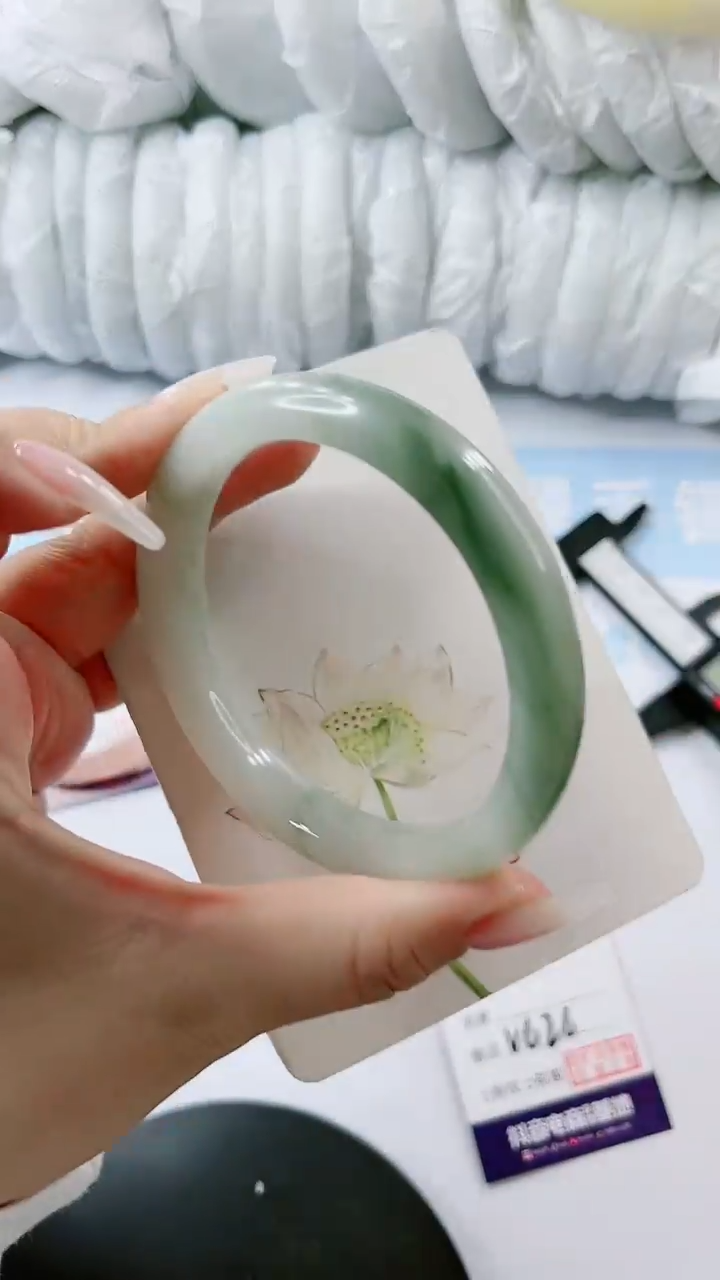 【闪购商品】石英质玉手镯未镶嵌多样性发货V626