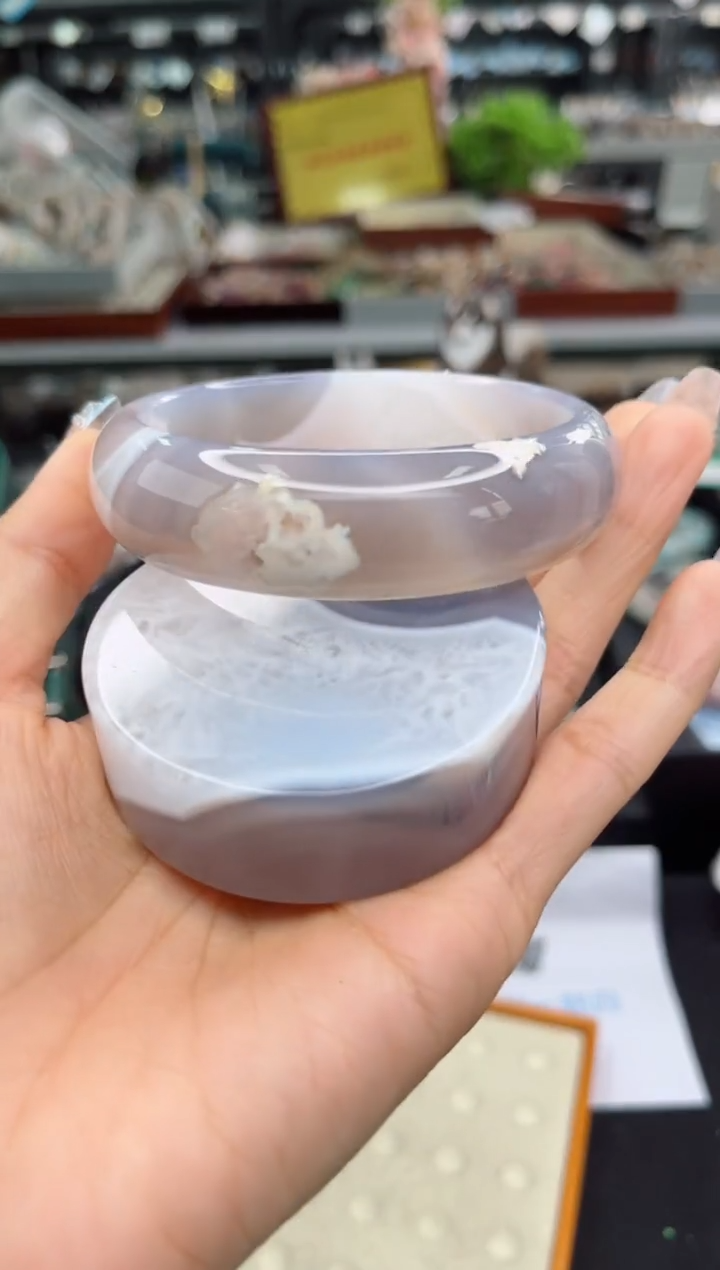 【闪购商品】石英质玉手镯未镶嵌64圈口（赠品镯心）63