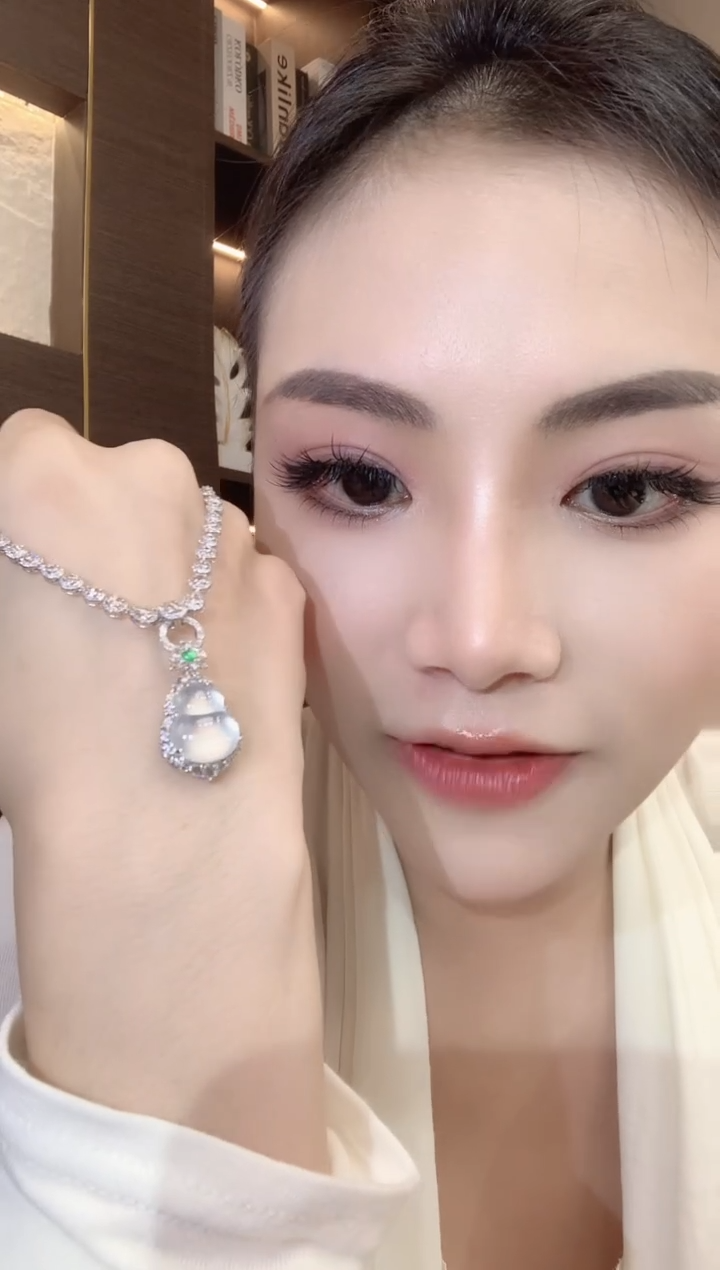 吊坠(不含链)18K金镶嵌翡翠潍****司A55