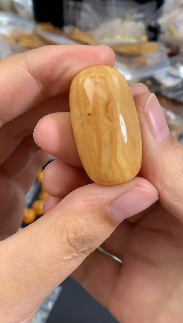 蜜蜡未镶嵌珠宝奇石1