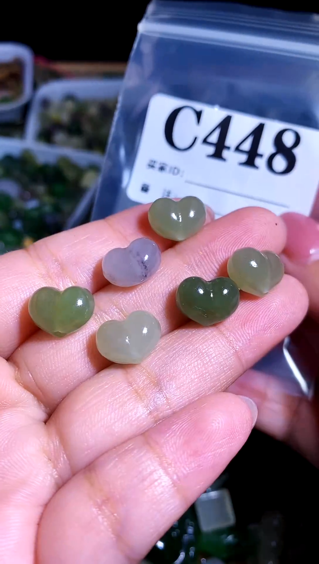 和田玉未镶嵌颈饰卡**辉1件 多样性发一件