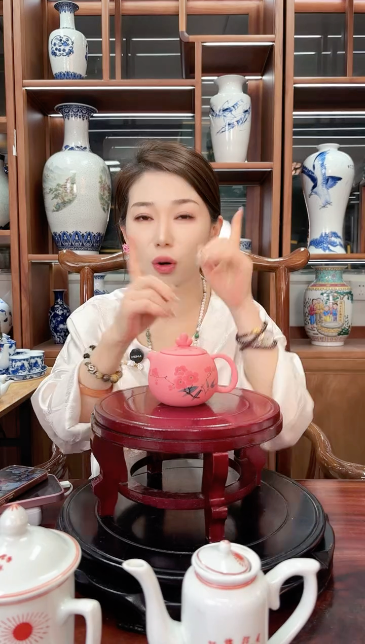 A73景德镇红稀稀翠竹红梅小壶