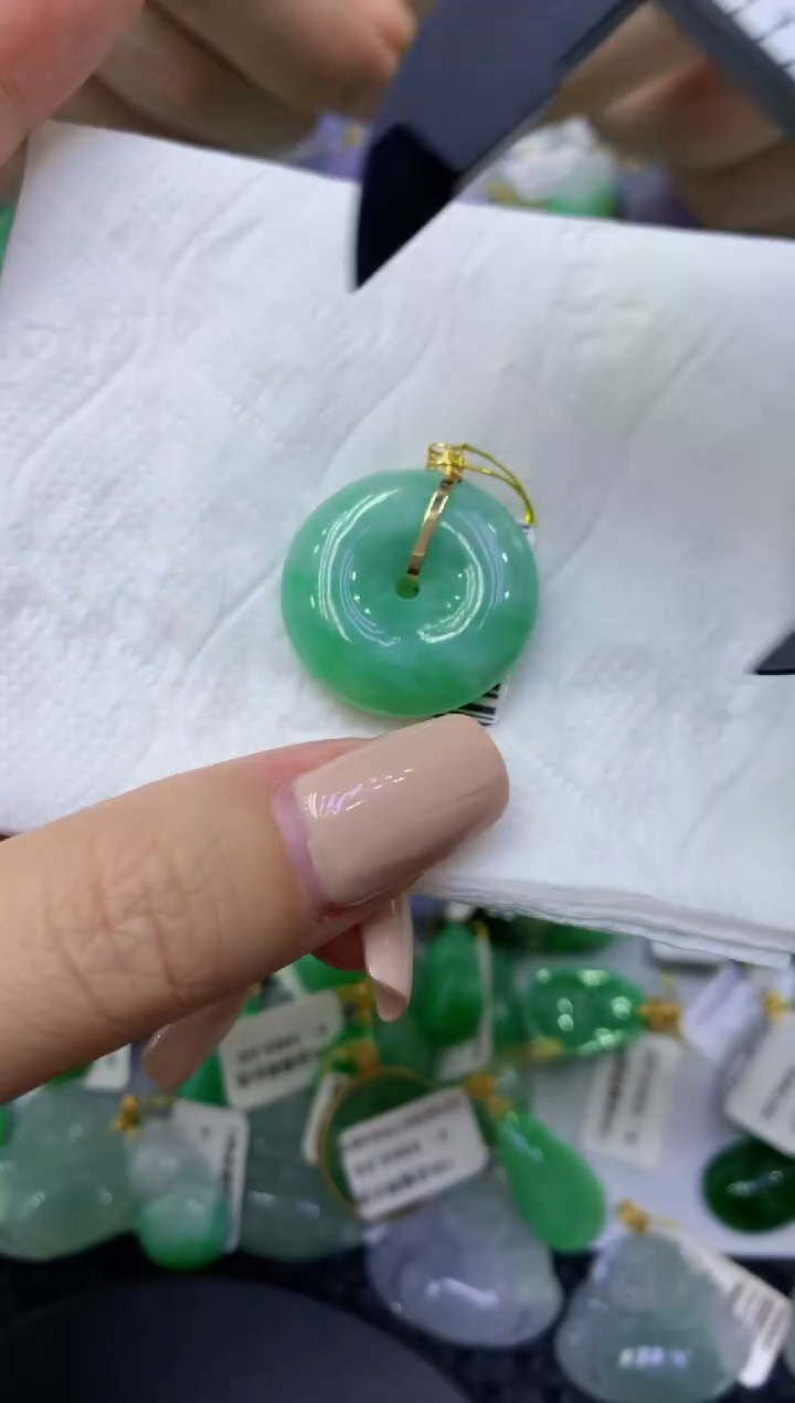 颈饰18K金镶嵌翡翠天然缅甸翡翠A货