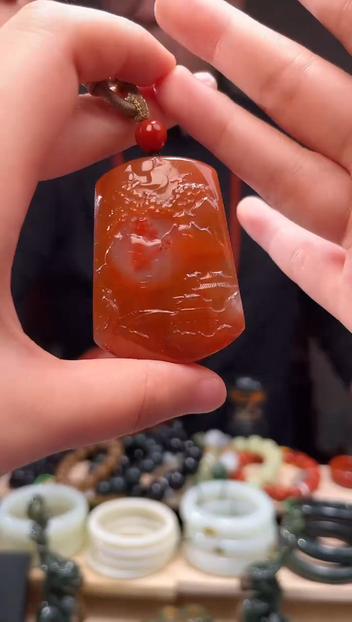 颈饰未镶嵌南红玛瑙吊坠