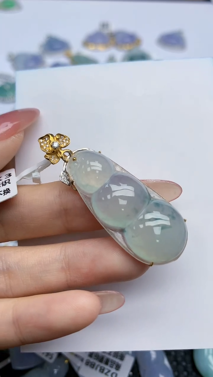 【闪购商品】翡翠挂件18K金镶嵌天然翡翠A货