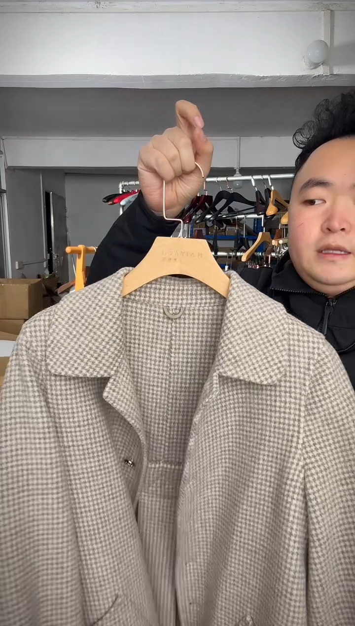 38厘米3.0宽肩一级荷木衣架10支装