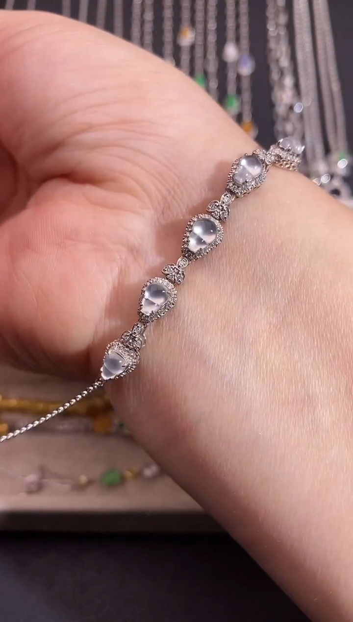 18K金镶嵌手链翡翠手链