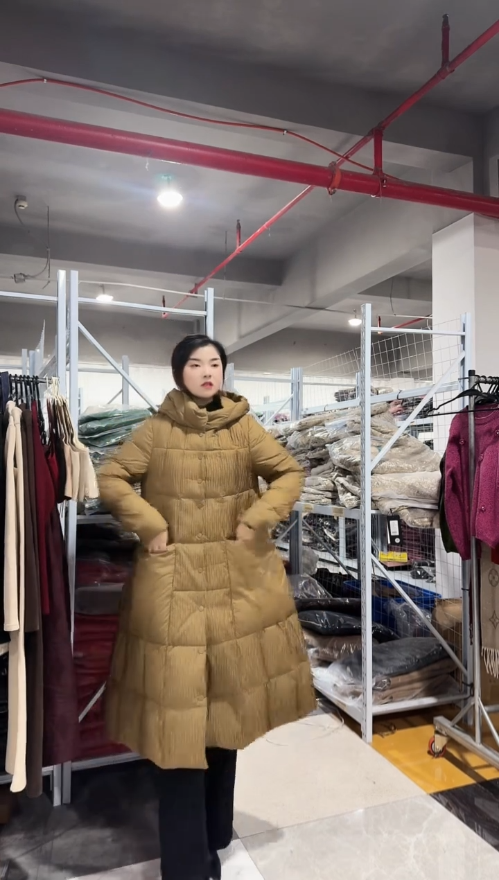 森比 鹅绒服 135斤内