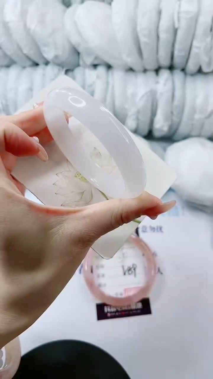 【闪购商品】石英质玉手镯未镶嵌多样性发货V160