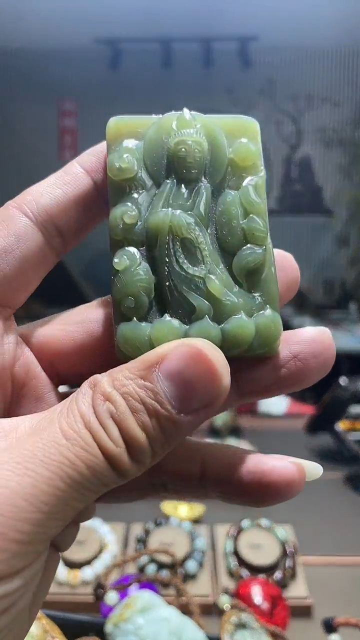 【闪购商品】透闪石质玉挂件未镶嵌观音