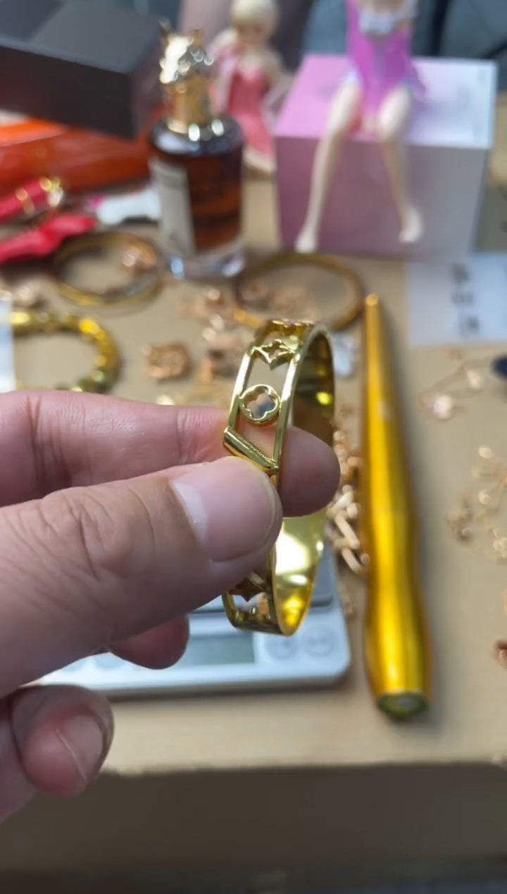 瓷片嘉荣当康大姐fu的总铺