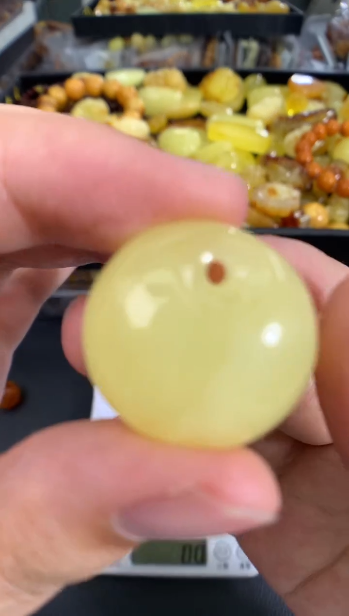 蜜蜡未镶嵌珠宝奇石1