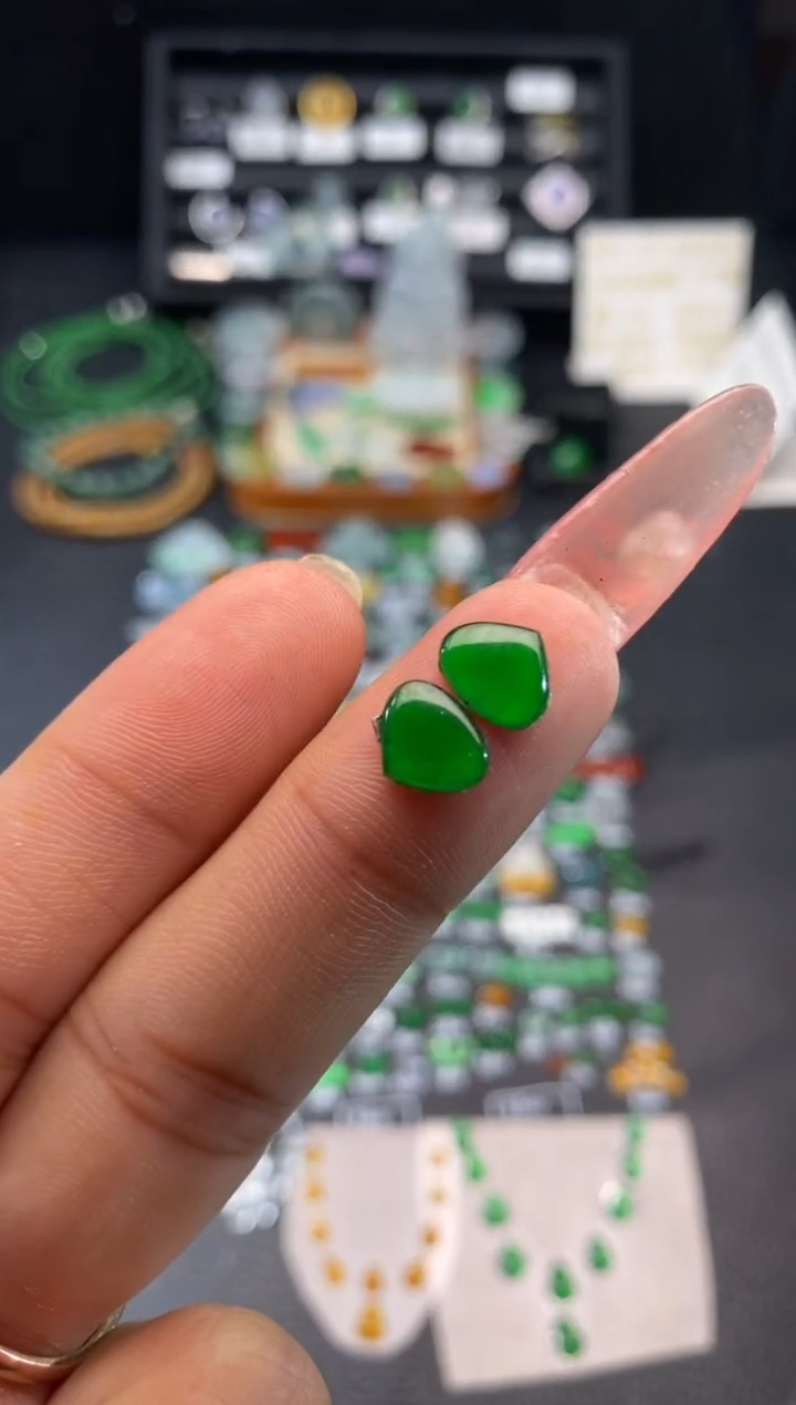 【闪购商品】翡翠挂件未镶嵌水滴