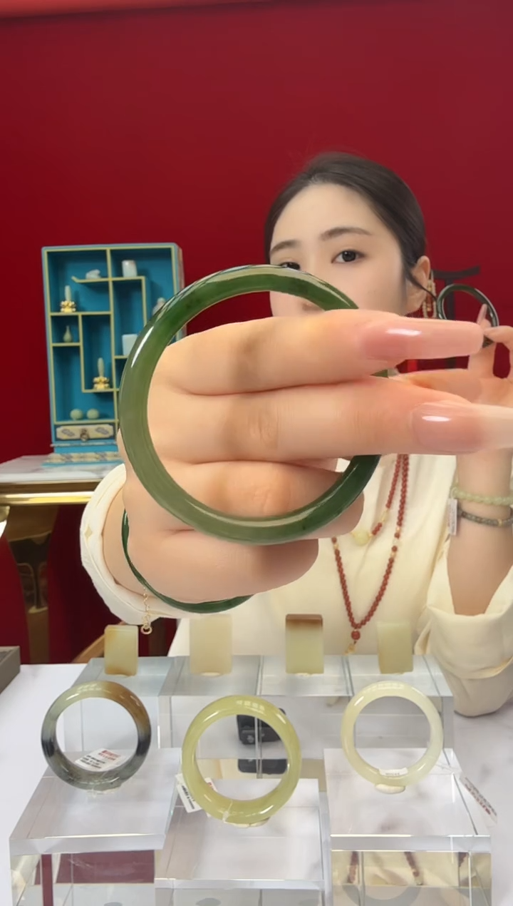 未镶嵌手镯和田玉闪购俄罗斯叮铛手镯（备注圈口）