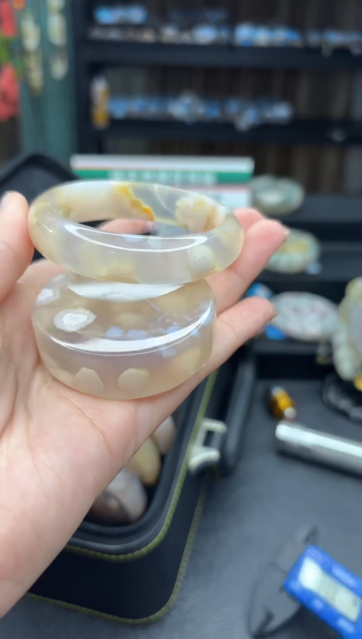 【闪购商品】石英质玉手镯未镶嵌213（55圈赠送镯心）