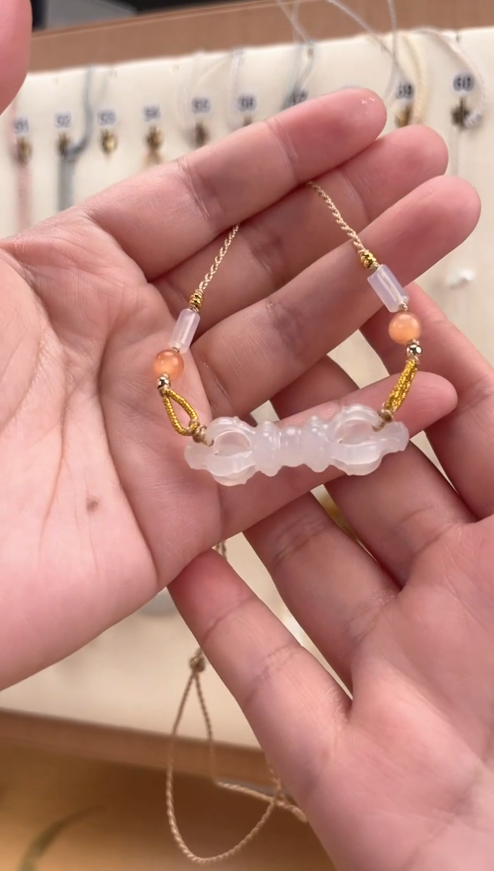 【闪购商品】和田玉颈饰未镶嵌金刚杵吊坠