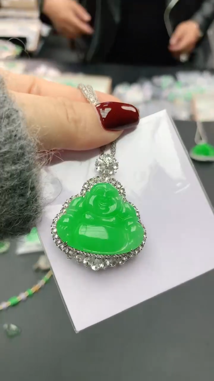 【闪购商品】翡翠颈饰18K金镶嵌赠礼盒证书 付尾款