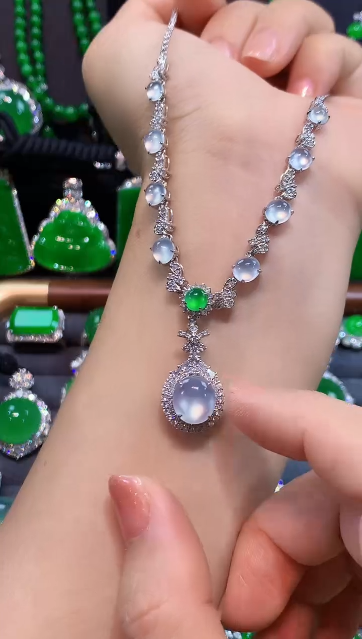 项链18K金镶嵌翡翠套链