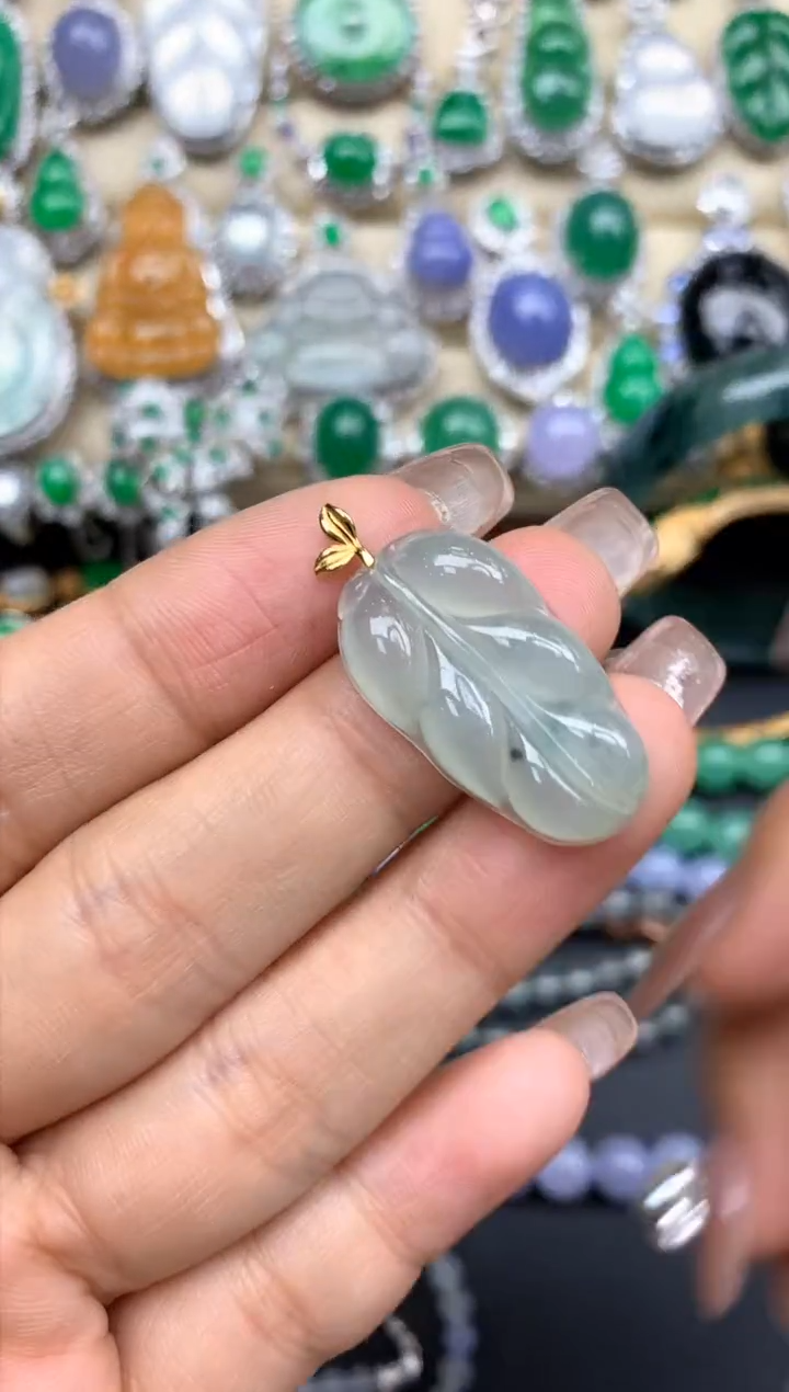 颈饰18K金镶嵌翡翠111-中国好珍宝