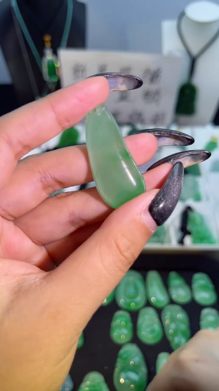 【闪购商品】翡翠手串未镶嵌翡翠颈饰未镶嵌天然翡翠吊坠