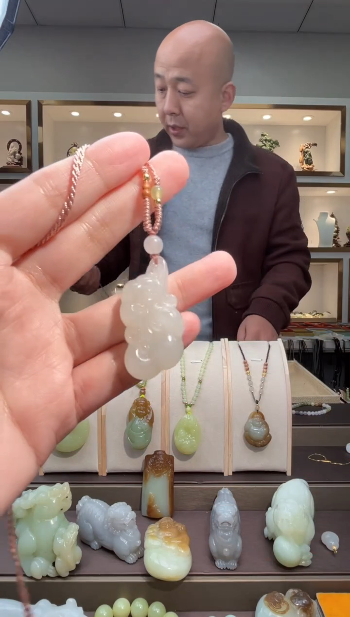 颈饰未镶嵌和田玉1