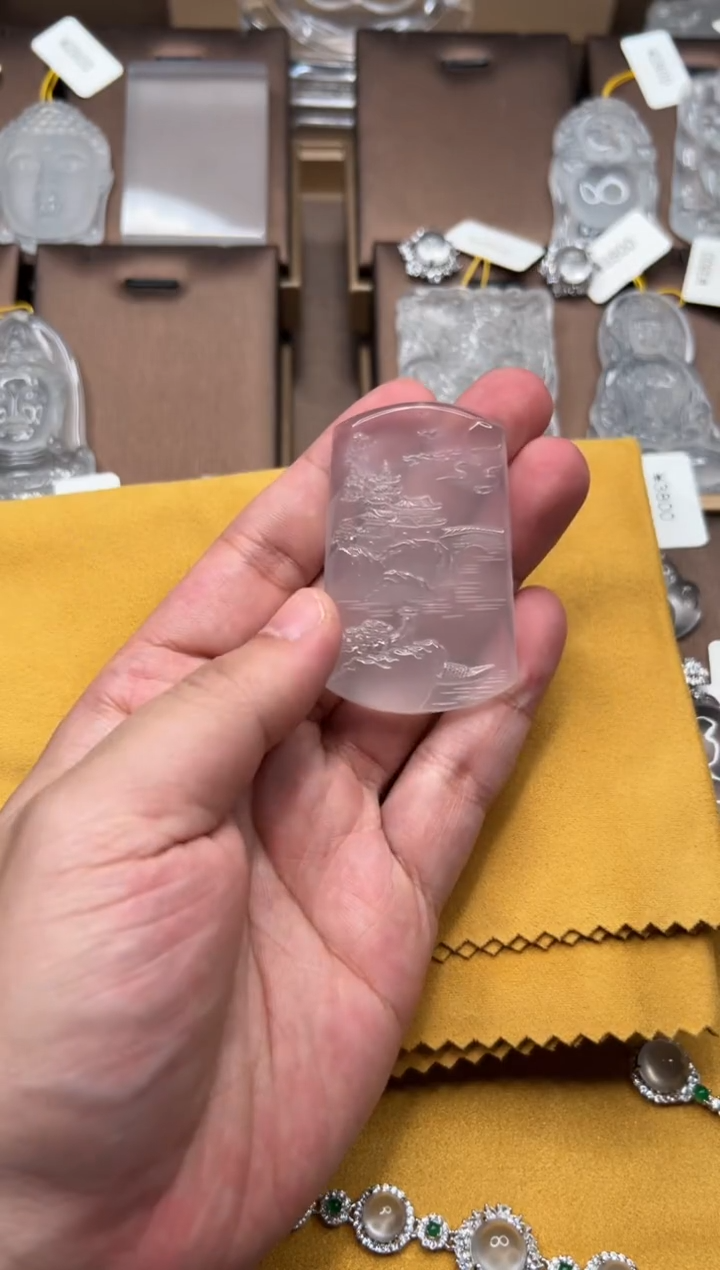 石英质玉未镶嵌颈饰文*武山水牌