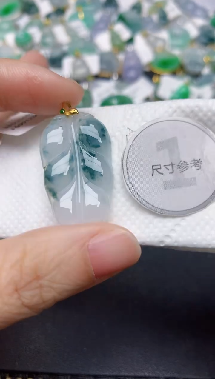 颈饰18K金镶嵌翡翠天然缅甸A货翡翠