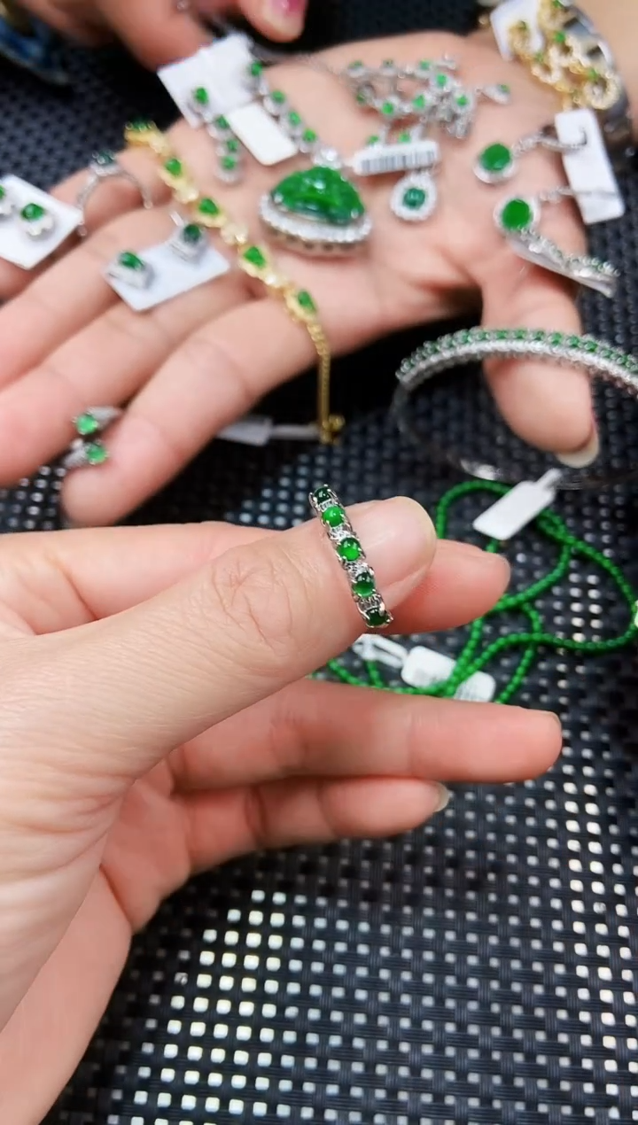 【闪购商品】翡翠戒指未镶嵌111111111