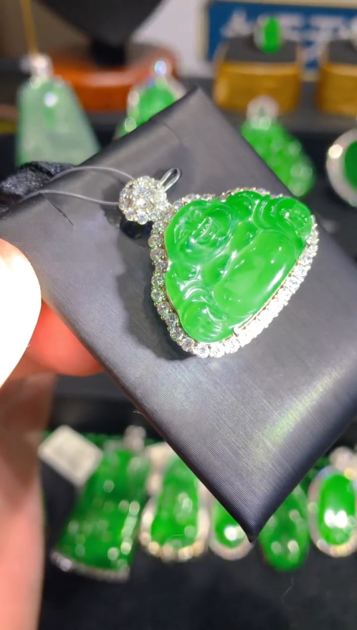 【闪购商品】翡翠颈饰未镶嵌8一季