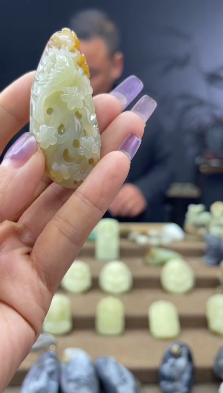 颈饰未镶嵌和田玉1